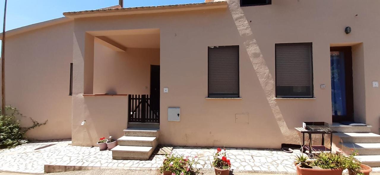 Casa Vacanza Costa Rossa Vista Mare Trinita d'Agultu e Vignola Экстерьер фото