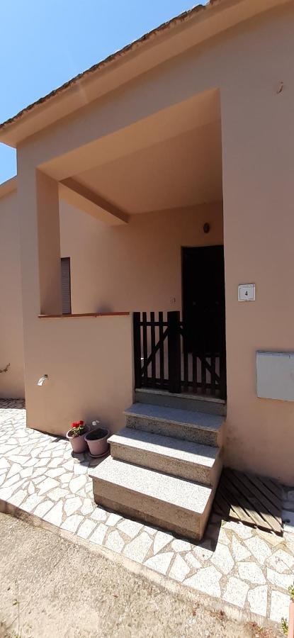 Casa Vacanza Costa Rossa Vista Mare Trinita d'Agultu e Vignola Экстерьер фото
